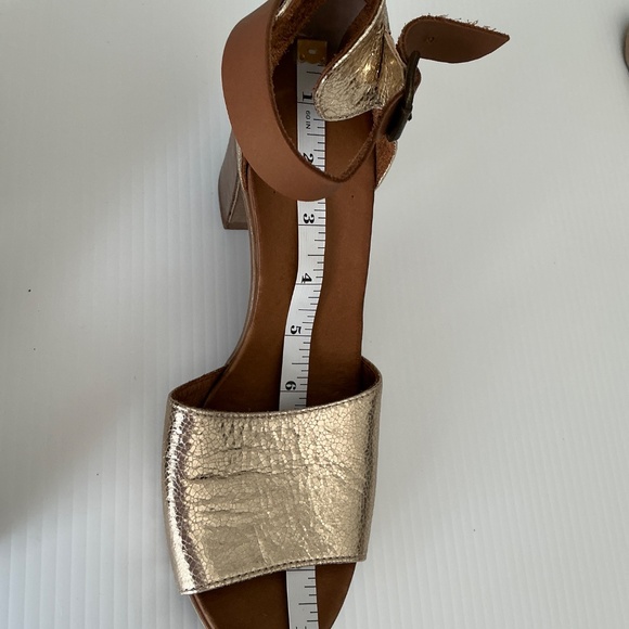 Bueno Gold Brown Leather Sandal Heels - Picture 6 of 6